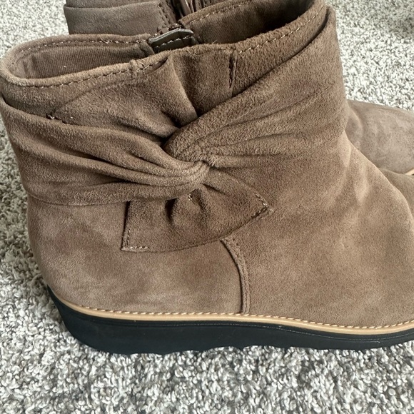 Clarks Sharon Salon Womens Side Knot Ankle Boots - Picture 2 of 7